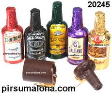 בקבוקי זהב שוקולד במילוי משקאות אלכוהול גרנד מרנייה, ג'ק דניאלס, קוואנטרו, רמי מרטין ועוד... 